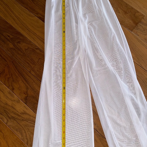 Pool/beach pants. - Picture 4 of 6